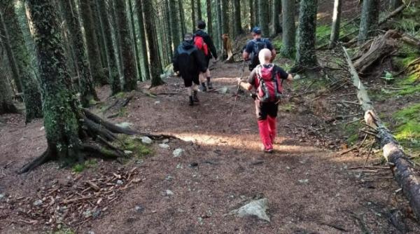 turisti blocati in masivul retezat  jandarmii au intervenit