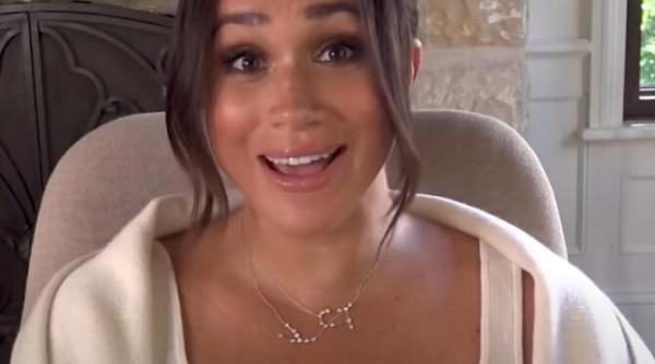 cum a aparut printul harry in timp ce meghan era in direct imaginile sunt virale razi cu lacrimi