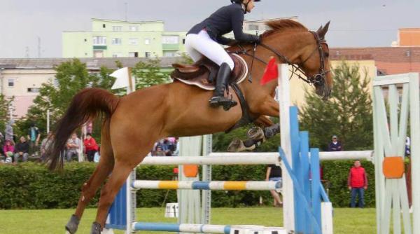 fiica unui celebru cantaret medalie de argint la echitatie dupa o finala foarte stransa