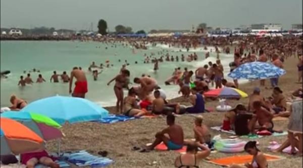 video weekend aglomerat pe litoralul romanesc cat costa un sezlong in fiecare statiune