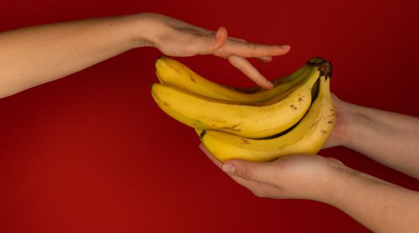 ce polueaza mai mult masina electrica sau banana dilema pentru ecologisti