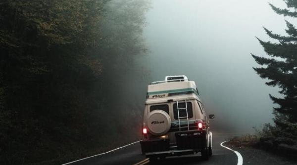 ceata densa pe multe drumuri din tara pericol pentru soferi