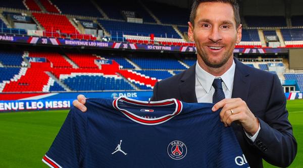 leo messi a semnat cu psg prezentarea oficiala pe stadionul parc des princes ce numar va avea argentinianul