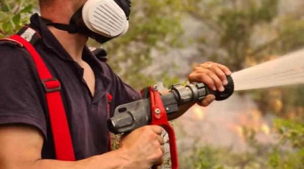 fake news cu pompierii romani din grecia focul putea fi stins intr o zi dar cineva nu a vrut