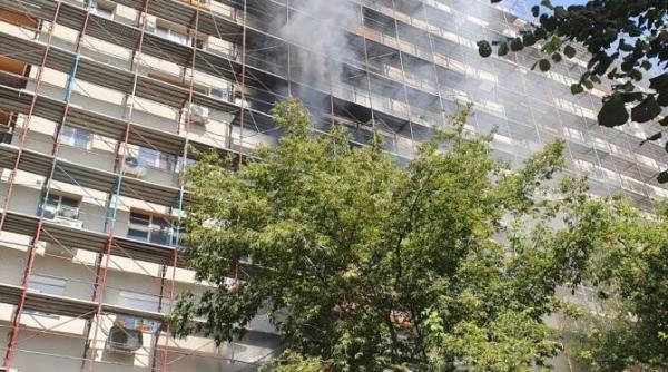 incendiu la un bloc din calea rahovei cladirea era in curs de reabilitare termica