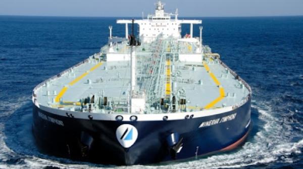 scurgere de petrol in marea neagra in zona orasului rus novorossiisk