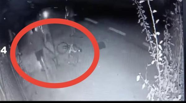 video cu accidentul din teleorman in care un barbat a fost strivit in timp ce statea pe o banca alte 3 persoane au fost ranite