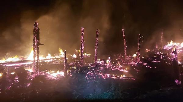 incendiu violent pe creasta muntilor latoritei zona voineasa galerie foto