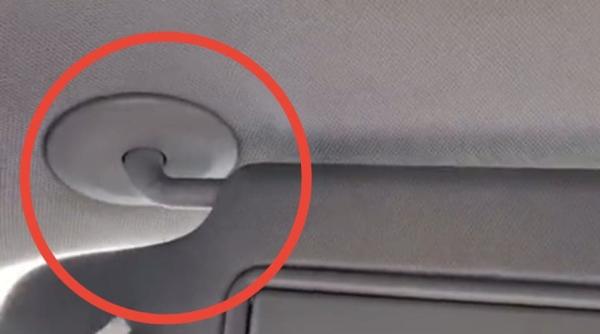 parasolarul din masina are o functie secreta putini stiu ca poate fi folosit asa video