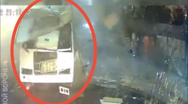 video momentul in care un autobuz explodeaza in rusia bilant sumbru doi morti si 17 raniti