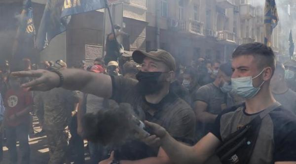galerie foto violente la kiev nationalistii au protestat sub sloganul nu capitularii