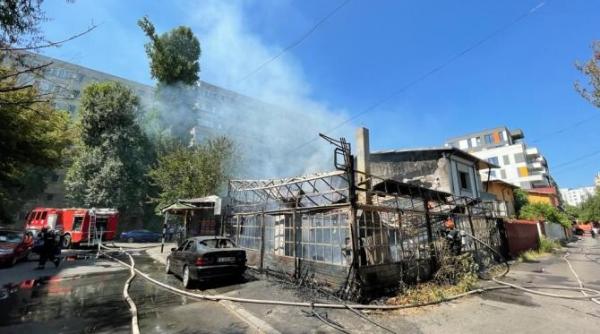 incendiu la o terasa din zona dristor