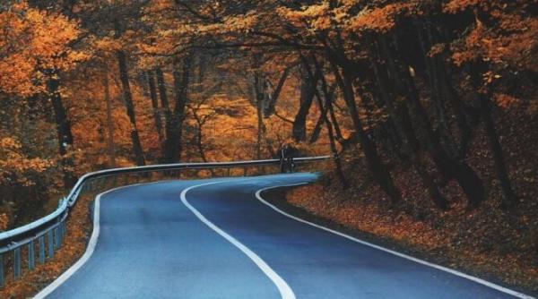 depasiri pe linie continua in curba practica soferilor care nu cred ca li se poate intampla ceva titi aur inconstient se transforma in criminal