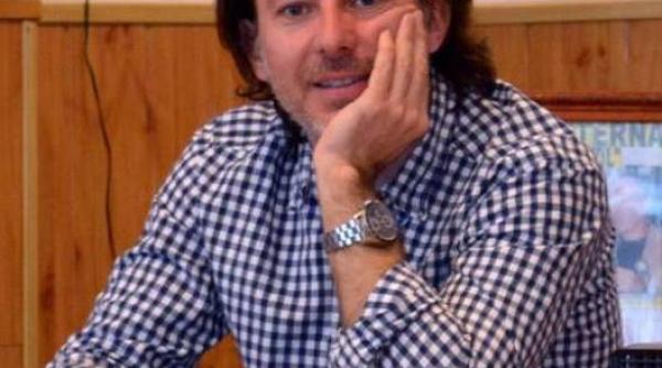 citu umilit si concediat din banca la care lucra i au mutat biroul langa toaleta sa l determine sa plece