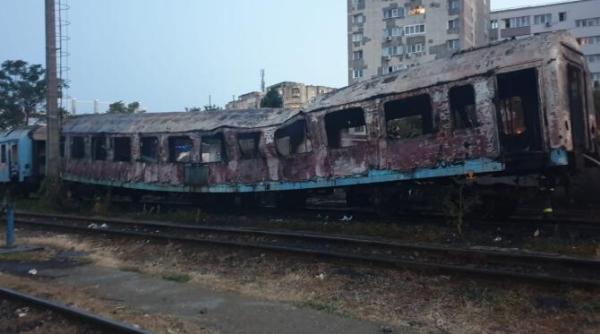 incendiu in zona calea giulesti vagonul unui tren s a aprins in flacari