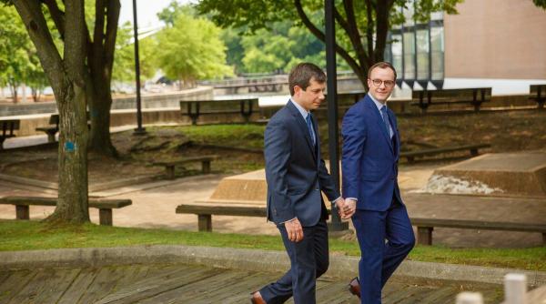 un secretar al transporturilor din sua si sotul sau au devenit parinti pentru prima data jill biden i a felicitat