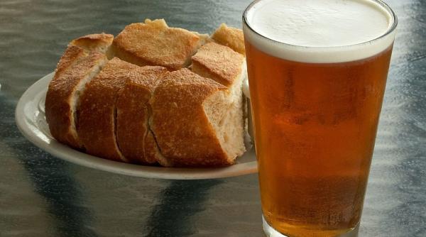 painea mai scumpa in pofida recordului la productia de grau aurel popescu rompan noi suntem victime