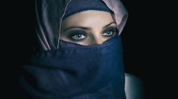 femeile din afghanistan pun mana pe arme vor sa lupte impotriva talibanilor