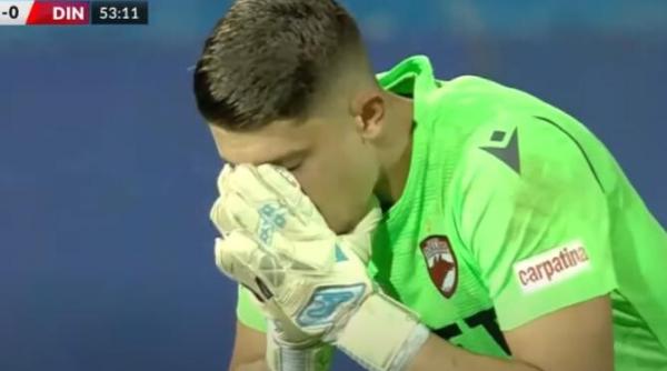 gol de generic inscris de farul in poarta lui dinamo de la mijlocul terenului rezultat final video