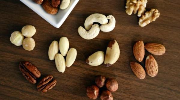 nutritionist daca includeti nucile in alimentatie optati pentru cele nesarate care e motivul