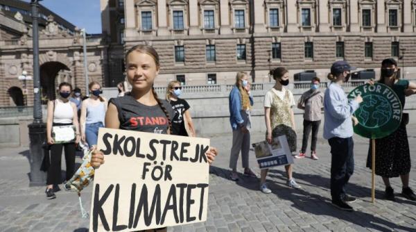 thunberg a protestat la stockholm pentru a marca cea de a treia aniversare a primei greve scolare