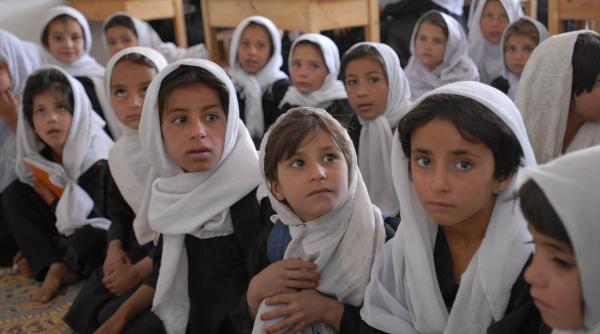 scrisoarea primita de angelina jolie de la o adolescenta din afganistan foto