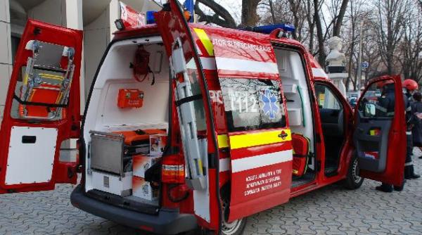 un barbat care a agresat membrii unui echipaj smurd a fost arestat