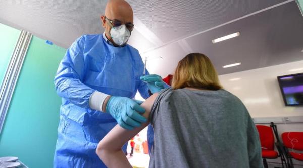 raed arafat noua varianta de coronavirus are un impact mai mare la tineri si copii