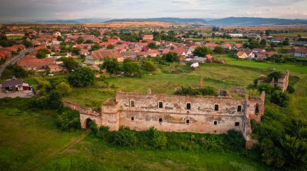 castelul martinuzzi din vintu de jos este un taram al misterelor medievale