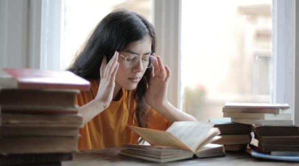 sute de studenti exmatriculati pentru ca nu s au vaccinat anti covid