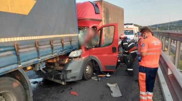 val de accidente luni seara cu multiple victime un om a murit