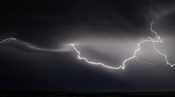 anm  alerta meteo  cod rosu de furtuni puternice