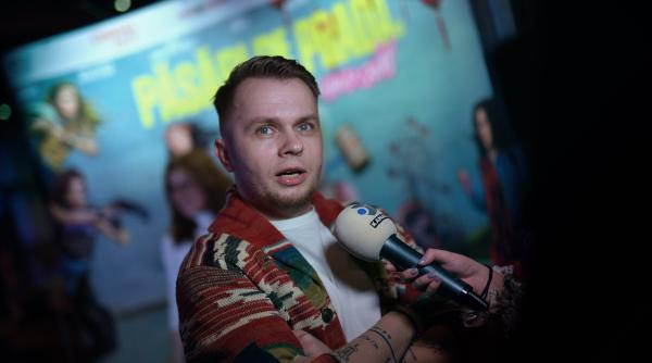 codin maticiuc gagica mea e nebuna iar eu sunt prost daca o las sa plece intrebati orice om normal la cap