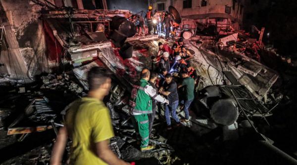 israel raiduri aeriene ca raspuns la baloanele incendiare lansate din fasia gaza