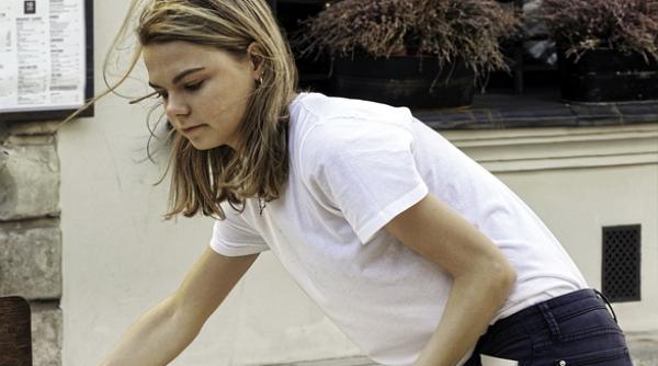 un client al unui restaurant le a dat chelnerilor bacsis de 10 000 de dolari pentru eforturile depuse in pandemie