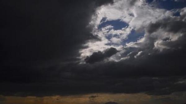 25 de judete  sub avertizare cod galben de instabilitate atmosferica