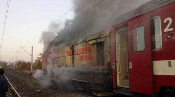 un tren cu zeci de calatori a luat foc in gara titu pasagerii au reusit sa se salveze