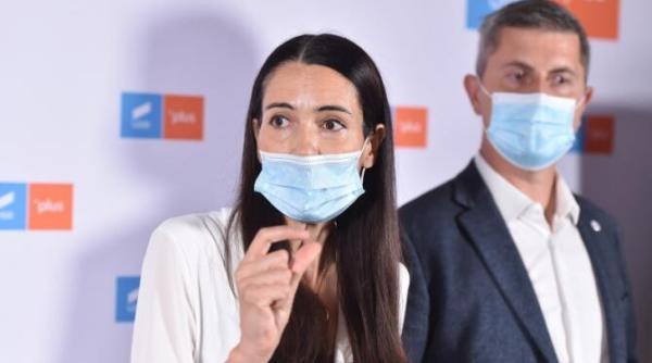 burduja zdrobeste mega victoria anuntata de clotilde armand de ce ne jigniti inteligenta