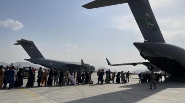 explozie puternica langa aeroportul din kabul