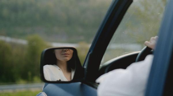 o femeie incearca de 30 de ani sa obtina permisul de conducere dar lesina inainte de examen