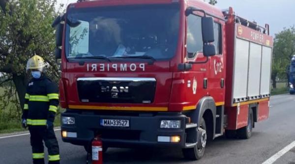 un microbuz care transporta persoane a luat foc in trafic la intrarea in bucuresti