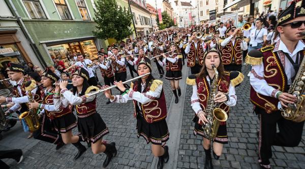 al doilea week end fits 2021 moby dick familia adams in regia lui razvan mazilu tom si jerry 3 0 cu florin piersic jr spectacole stradale conferinte si expozitii