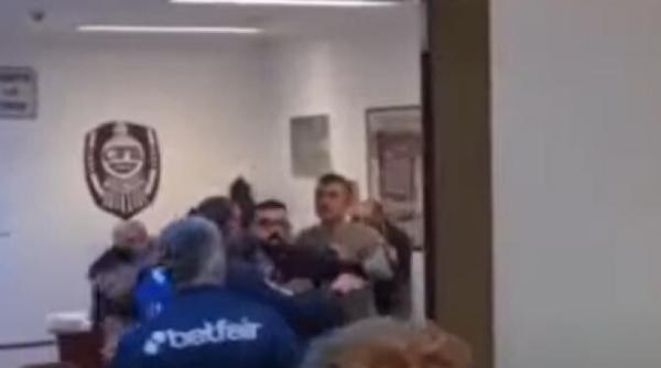 bataie generala in vestiarul cfr ului dupa infrangerea cu steaua rosie au intervenit bodyguarzii video