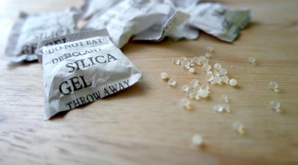 cum sa folosesti in casa ta pliculetele silica gel