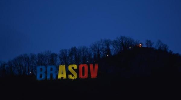 literele de pe tampa si primaria brasov iluminate in culorile republicii moldova