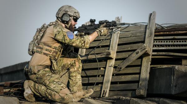 armata americana se retrage de pe aeroportul din kabul