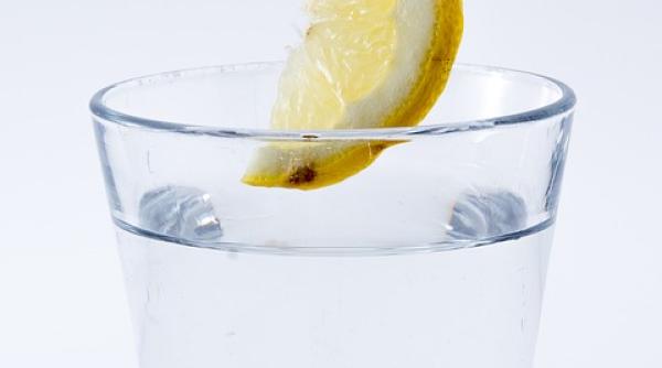 mitul apei calde cu lamaie dimineata oana trifu nutritionist totul a pornit de la otet e dovedit ne ajuta sa slabim