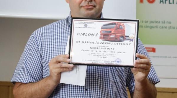 diploma pentru soferul de tir care a evitat in ultima clipa o femeie care traversa neregulamentar