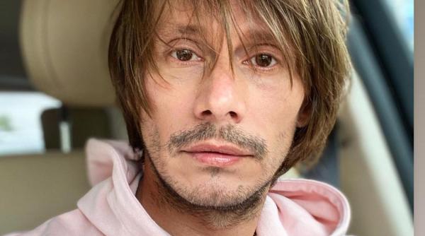 actorul marius manole in seara asta in piata victoriei da mobilizare pe facebook