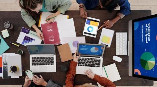 romania are un procent scazut al tinerilor care muncesc si urmeaza un program de educatie